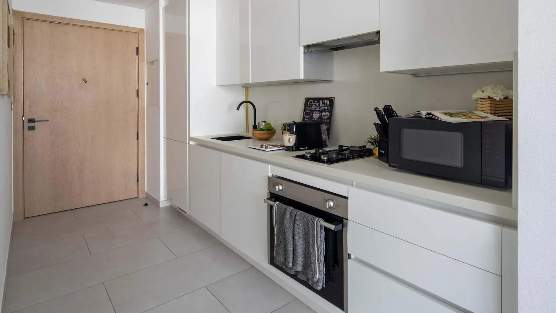 Frank Porter - Marquise Square Tower Dubaj Apartmán