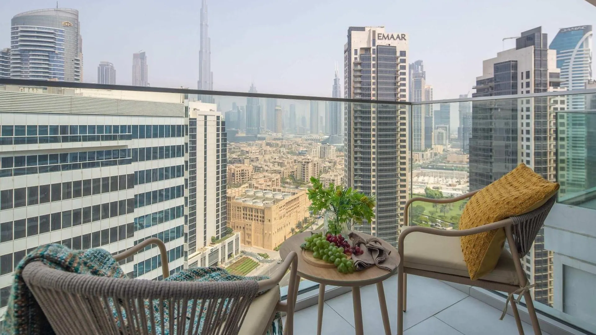 Frank Porter - Marquise Square Tower Dubaj